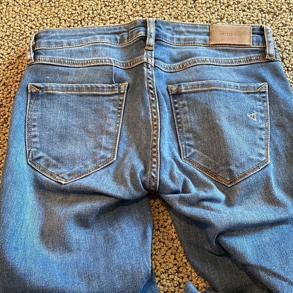 Hidden Distressed Skinny Blue Jeans Size 26 in Like New Condition - Picture 5 of 12